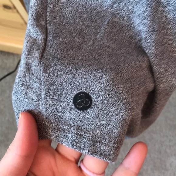 Zella Amara Reversible Ruched Tee Gray Size Small - Picture 9 of 9